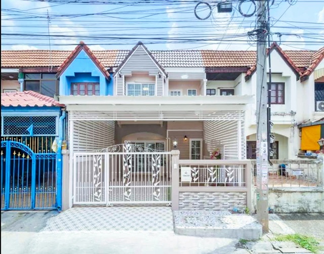 ตลาดบางใหญ่ 2.4 กม.ให้เช่าทาวน์เฮ้าส์ 2 ชั้น 2 นอน 2 น้ำ รร.กสิณธรเซนต์ปีเตอร์ 400 ม.20 ตร.วา.160 ตร.วา.หรูมหากาพย์ MRT คลองบางไผ่ 1.4 กม.ทำเลสะดวก หาของกินง่าย ตลาดบางใหญ่ 2.4 กม. 11-12,999 B-M. ถ.กาญจนาภิเษก  แยก-บางใหญ่ บัวทอง บางรักพัฒนา Bang Yai Market 2.4 km.Epic luxury MRT Khlong Bang Phai. 1.4 km.  2-story townhouse for rent 2 bed 2 bath near Kasinthorn St. Peter School 400 m. 20 sq.wa. 160 sq.m. Convenient location easy access to food Bang Yai Market 2.4 km. 11-12,999 B-M. Kanchanaphisek Road. Bang Yai Intersection Buathong Bangrak Phatthana แยก-บางใหญ่   ถ.กาญจนาภิเษก-นบ.1009 บางรักพัฒ