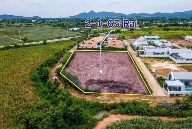 #โครตคุ้มบอกเลยถ้ามีเงินควรซื้อ ราคาประเมินตั้ง11,000,000 บ￼Land with full chanote for sale soi 112 Hua Hin Land Size: The land covers an area of 2 rai 1 ngan and 65 square wah (which is equivalent to approximately 3,860 square meters). This is a substantial land plot that provides versatility for various development options. Distance From Town  14km #ขายที่ดินพร้อมโฉนดเต็ม เจ้าของขายเองซอย 112 หัวหิน ประจวบคีรีขันธ์ #ระยะห่างจากตัวเมือง 14 km มีระบบน้ำประปา และ มีระบบไฟฟ้า เนื้อที่ 2 ไร่ 1 งาน 65 ตารางวา (ซึ่งเทียบเท่ากับประมาณ 3,860 ตารางเมตร)  **ขายยกแปลง 6.9 ล