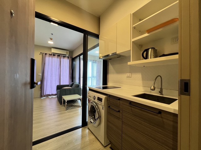 เลตมิสท์ พระราม 9: คอนโดมิเนียมหรู ใจกลาง New CBD **ขายด่วน!** คอนโดคุณภาพในทำเลศักยภาพ **เลตมิสท์ พระราม 9** (Lestmiste Rama 9) ห้องสวย วิวดี พร้อมเข้าอยู่!รายละเอียดห้องชุดสุดพิเศษ* **ขนาด:** 27.62 ตารางเมตร* **ประเภท:** 1 ห้องนอน, 1 ห้องน้ำ (แยกส่วนเปียก/แห้ง)* **ชั้น:** 24 (ห้องเลขที่ 72/330)* **จุดเด่น:**    * **วิวเมืองสวยงาม:** ชั้นสูง มองเห็นทิวทัศน์พระราม 9 ได้อย่างชัดเจน    * **ทำเลทอง:** เพียงไม่กี่นาทีถึง **MRT พระ