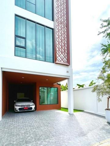 ให้เช่าทาวน์โฮม3.5ชั้นห้องมุมย่านนาคนิวาสลาดพร้าว71โชคชัย4 ตกแต่งพร้อมอยู่ไม่มีค่าส่วนกลางใกล้เซ็นทรัล อีสต์วิลล์ ใกล้ทางด่วน ใกล้MRTลาดพร้าว71,MRTโชคชัย4ราคาเช่า 60,000 บาท / เดือน (สัญญาขั้นต่ำ 1 ปี ประกัน 2 เดือน ล่วงหน้า 1 เดือน )ราคาขาย 11,000,000 บาทที่ตั้ง ถนนนาคนิวาส ซอยนาคนิวาส 37 แขวงลาดพร้าว เขตลาดพร้าว กรุงเทพมหานคร 10230https://www.facebook.com/profile.php?id=61581484955548ติดต่อ : คุณภัสพงณ์ 063-409-8164Line : deedaa23เน