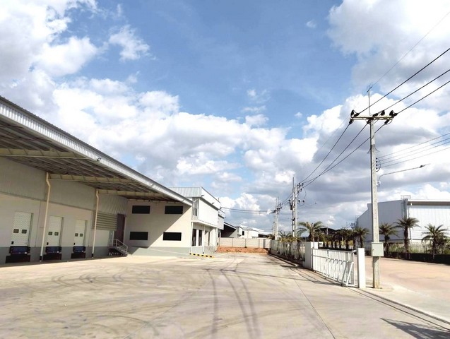 ✨ #ให้เช่าโรงงาน–#โกดังปิ่นทองชลบุรี ????อยู่ในการดูแลกนอ.???? เหมาะสำหรับธุรกิจอุตสาหกรรมครบวงจร – ผลิต, จัดเก็บ, กระจายสินค้า???? พื้นที่ว่างพร้อมใช้งาน???? G1 : 9,900 ตร.ม.????G4-2 : 4,960 ตร.ม.????G5-1 : 5,500 ตร.ม.????G5-2 : 5,200 ตร.ม.⚙️ รองรับโรงงานผลิตทุกประเภท???? เหมาะกับคลังสินค้า / ศูนย์กระจายสินค้า (DC)???? ดำเนินการขอ รง. ได้✅ ค่าเช่าเพียง 160 บาท/ตร.ม.???? สัญญา 3 ปี | ???? มัดจำ 3 เดือน  ???? ล่วงหน้า 1 เดือน???? ทำเลระยะทา