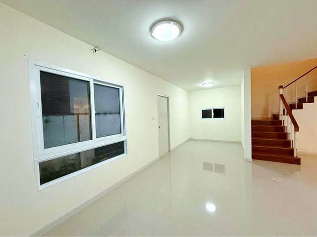 ขาย-ให้เช่า บ้านเดี่ยว 2 ชั้น หทัยราษฎร์ 37-39 ตลาดหทัยมิตร 3.2 กม.บ้านใหม่ไม่เคยเข้าอยู่  50 ตร.วา. 200 ตร.ม. รร.นานาชาติเกวลี 1.4 กม. หลังท้ายหมู่บ้าน เงียบสงบ เหมาะกับอยู่อาศัย 3 นอน 3 น้ำ  12,999 B-M. ขาย 4.59 ลบ. ทำเลดี ใกล้ถนนใหญ่  เดินทางสะดวก เข้า-ออกได้หลายทางHathairat 37-39 Hathaimit Market 3.2 km. For Sale/Rent: 2-story detached house brand new never occupied 50 sq.wa. 200 sq.m. Kewalee International School 1.4 km. Located at the end of the village quiet and peaceful ideal for living. 3 bed 3 bath 12,999 B-M. Sale price 4.59 million B-M. Good location near the main road convenient transportation mu