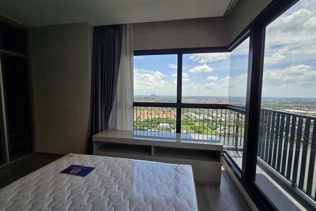 #ปล่อยเช่าด่วน #คอนโดริมแม่น้ำ #MRTพระนั่งเกล้า #ห้องใหม่  ใครหาคอนโดหรู วิวแม่น้ำ 180° ติด MRT ยกมือขึ้น ห้องมุม 60ตร.ม. สภาพใหม่ 100% การใช้ชีวิตที่เหนือกว่า ให้เช่าห้องมุมและห้องกลางสุดพรีเมี่ยม ใกล้ MRT พระนั่งเกล้า ท่าเรือสาทร ห้างเซ็นทรัล ตลาดต้นสัก สัมผัสความรู้สึกเหมือนได้พักผ่อนใน Penthouse ทุกวันกับวิวแม่น้ำเจ้าพระยา แบบ 180 องศา  เฟอร์เครื่องใช้ไฟ้ฟ้าครบครัว ทั้งห้