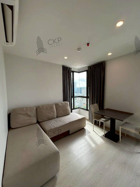 ขาย คอนโดมิเนียม เอลลิโอ เดล เนสท์ เฟอร์นิเจอร์ครบ มีผู้เช่าอยู่ ใกล้BTS อุดมสุข ใกล้แหล่งของกินของใช้ ห้างสรรพสินค้า แขวงบางนา เขตบางนา กรุงเทพฯ ติดต่อสอบถามได้ค่ะรายละเอียด (Description)- ขนาด 38.73 ตร.ม.- อยู่ชั้นที่ 24 อาคาร F- 1 ห้องนอน 1 ห้องน้ำ- เครื่องปรับอากาศ 2 เครื่อง- พร้อมเฟอร์นิเจอร์ครบครัน- มีผู้เช่าอยู่การเดินทาง- ติดถนนอุดมสุข- ถนนสุขุมวิท  750 เมตร- BTS อุดมสุข  900 เมตร- �