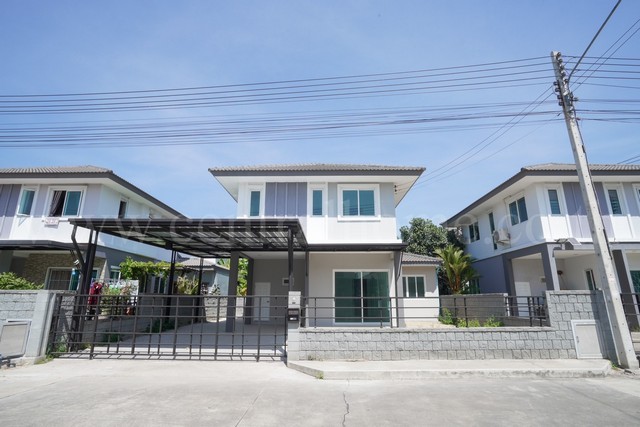 รหัสทรัพย์&nbsp; 6373บ้านเดี่ยว&nbsp;ฉัตรหลวง 15&nbsp;สามโคก - ปทุมธานี ถูกสุดในโครงการที่ตั้ง :&nbsp;ถนนสามโคก -&nbsp;ปทุมธานี ตำบลบางเตย อำเภอสามโคก จังหวัดปทุมธานี 12160รายละเอียดทรัพย์- บ้านเดี่ยว&nbsp;2 ชั้น&nbsp;ขนาดเนื้อที่ 53.1 ตารางวา&nbsp;พื้นที่ใช้สอย 180 ตารางเมตร- 4&nbsp;นอน, 2 ห้องน้ำ, 1 ห้องรับแขก,&nbsp;1 ห้องอเนกประสงค์, 1 ห้องครัว, 2&nbsp;ที่จอดรถ&nbsp;&nbsp;- ต่อเติมห้องนอนชั้นล่าง, ต่อเติมห้องครัวพร้อมเคาน�