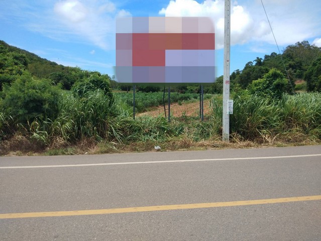  รหัสทรัพย์ (Code ID) :  PM-NBIGM0121  ราคา   294,640,000 บาท (ราคาต่อรองได้) ▸ เนื้อที่  65,482.60 ตร.ว (163 ไร่ / 2 งาน / 82.6 ตร.ว)  พื้นที่ใช้สอย - ตารางเมตร   ▸ - ห้องนอน - ห้องน้ำ          ▸ 1 ที่จอดรถ   ที่ดินว่างเปล่าหันไปทางทิศ   พิกัดทรัพย์ :   https://maps.app.goo.gl/hUY9Cvog7gtyoyJV7  สถานที่ใกล้เคียง ▸ใกล้วัดเหลืองอ่อนภาวนาราม ▸ใกล้วัดเขาคันธมาทน์ ▸ใกล้วัดเทพประสาท (วัดเตาถ่าน) ชลบุรี ▸ใกล้บิ๊กซี ซูเปอร์เซ็นเตอร์ สัตหีบ  สอบถามเพิ่มเ�