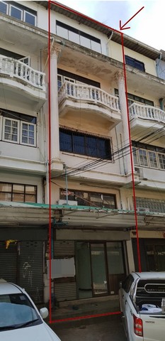 ขายพร้อมผู้เช่า อาคารพาณิชย์ 4.5 ชั้น สุขุมวิท 101/1(ซ.วชิรธรรมสาธิต 2-4)- ถ.สุขุมวิท101/1 (ต้นซอยวชิรธรรมสาธิต)- ห่างสถานีรถไฟฟ้าอุดมสุขประมาณ100ม.- ใกล้ปิยะรมณ์สปอร์ตคลับ/ทรู ดิจิทัลพาร์ค101- ใกล้ห้างTOP SUPRMARKET- อาคารพานิชย์5ชั้น(รวมดาดฟ้า)- พื้นที่รวมประมาณ300ตรม.(ชั้นละประมาณ60ตรม.)- ระบบน้ำปะปา ไฟฟ้า ห้องน้ำ พร้อมใช้- ทำโฮมออฟฟิส หรือ ทำธุรกิจได้หลายๆประเภท (กั้นเป็นสัดส่วนเรียบร�