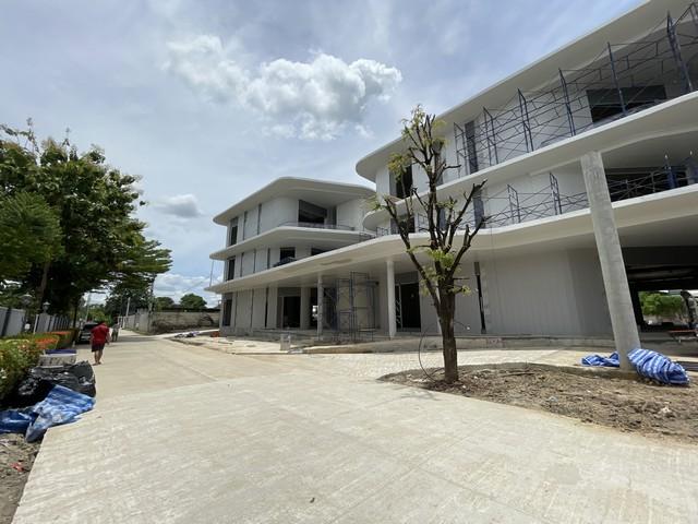 ให้เช่าโกดังพร้อมออฟฟิศ ( กำลังก่อสร้าง ) ถ.ประดิษฐ์มนูญธรรม ซ.โยธินพัฒนา 3 ( เหลืออาคาร B และ อาคาร C ชั้น 2+3 )ราคาเช่า 361,050 บาท / เดือน ( อาคาร B พื้นที่ 1,245 ตารางเมตร ) ( สัญญาขั้นต่ำ 3 ปี ประกัน 3 เดือน ล่วงหน้า 1 เดือน )ราคาเช่า 408,610 บาท / เดือน ( อาคาร C พื้นที่ 1,409 ตารางเมตร ) ( สัญญาขั้นต่ำ 3 ปี ประกัน 3 เดือน ล่วงหน้า 1 เดือน )ที่ตั้ง ถนนประดิษฐ์มนูญธรรม ซอยโยธินพัฒนา 3 แขวงคลองจั่น เขตบาง�