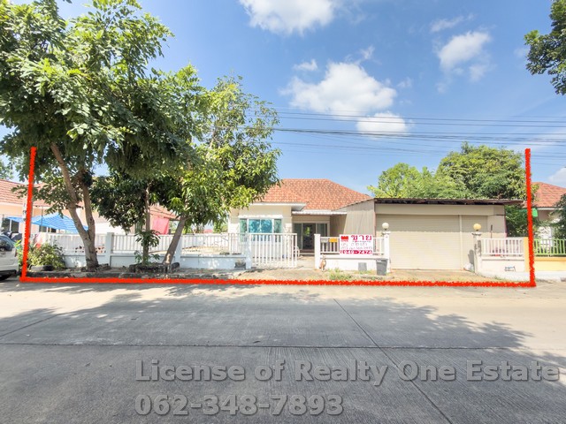 M0403ให้เช่า บ้านเดี่ยวชั้นเดียว หมู่บ้านเกษมสุข คลอง 7 ลำลูกกา รายละเอียดทรัพย์• ประเภท บ้านเดี่ยวชั้นเดียว• หมู่บ้าน เกษมสุข คลอง 7 ลำลูกกา• เนื้อที่ 95 ตารางวา พื้นที่ใช้สอย 70 ตารางเมตร• 3 ห้องนอน / 2 ห้องน้ำ / 1 แอร์• ที่จอดรถ 3–4 คัน• ปั๊มน้ำ / แท็งก์น้ำ• ค่าส่วนกลาง 500 บาทต่อเดือน• บ้านหันหน้าทิศใต้• ติดถนนเมนหลักของโครงการ =====ค่าเช่า 8,500 บาทต่อเดือน=====• สัญญาเช่า 1 ปี • ท�