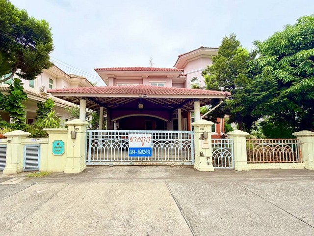 ขาย หมู่บ้านภัสสร4 รังสิต-นครนายก เป็นบ้านเดี่ยว 2 ชั้น  พื้นที่  92.9 ตร.ว. 3 นอน 3 น้ำ 2 จอด  มีพื้นที่บริเวณรอบบ้าน อยู่ต้นโครงการ  เข้า-ออก สะดวกสบาย ￼ใกล้ถนนรังสิต-นครนายก บ้านเลขที่ 969/67 หน้าบ้านทางทิศใต้  บ้านสวยพร้อมเข้าอยู่ได้เลย   พิกัดตำแหน่ง -หมู่บ้านภัสสร4-ต. ประชาธิปัตย์ -อ. ธัญบุรี-จ. ปทุมธานี  https://maps.app.goo.gl/v7YApGWBuXkACTJF9?g_st=ic   เสนอราคาขายที่  4.9 ล้าน (โอนฟรี, สินเชื่อฟรี )         สนใจต