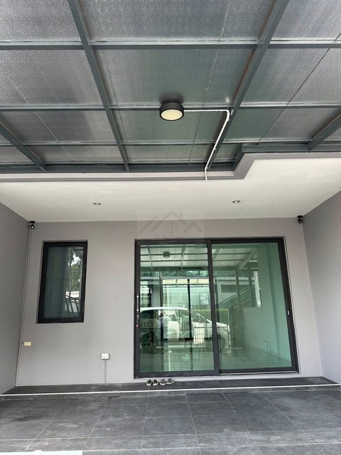 ให้เช่าโฮมออฟฟิศ 3 ชั้น 218 ตรม. โครงการโคราซอน ประชาชื่น CORAZON ใกล้ศูนย์ราชการแจ้งวัฒนะ **จดทะเบียนได้*** ราคาเช่า 37,500 บาท/เดือนติดต่อ:: ชยา โทร/ID Line:: 0942823961   Link Line:: https://line.me/ti/p/3xFA1An8Kcรหัส# T25-702โฮมออฟฟิต 3 ชั้น โครงการ โคราซอน ประชาชื่น CORAZON ประชาชื่น• เนื้อที่ 24.20 ตารางวา   • พื้นที่ใช้สอย 218 ตารางเมตร• 3 ห้องนอน (ห้องน้ำในตัว) • 4 ห้องน้ำ• แอร์ 3 ตัว ผ้าม่าน แทงค์น้ำ • สามารถจอดรถในบ้าน 1 คัน • มีที่�