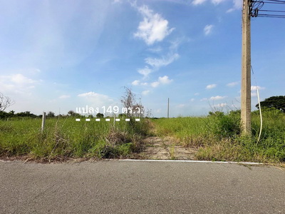 รหัสทรัพย์ : HL # 27456 (084411)ขายที่ดินเปล่า เนื้อที่ 149 ตารางวา ซอยบึงบอน 3 ถนนเลียบคลอง 8 ตะวันออก ตำบลบึงบอน อำเภอหนองเสือ จังหวัดปทุมธานี 12170ขาย 968,500 บาท6,500 บาท/ ตารางวาที่ดินเปล่า 149 ตารางวา เข้า/ออกได้หลายเส้นทางเหมาะสร้างบ้านอยู่อาศัยหน้ากว้าง 22 เมตร ลึก 25 เมตรหันทิศตะวันออกถนนคอนกนัตหน้าที่ดินกว้าง 6 เมตรใกล้ถนนรังสิต-นครนายกวัดอัยยิการามสหการประมูลคลอง 8ม. เทคโนโลยี