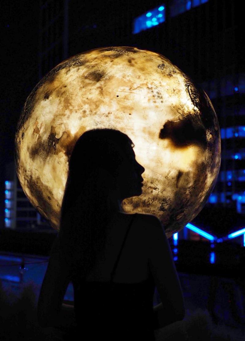 &nbsp;สนใจสอบถาม #นัดดูร้านดูระบบคุณมิก 081-714-6189Line: @blackmoon.th&nbsp;FB Page: Blackmoon Bangkokอยากเป็นเจ้าของ #Rooftop #สุดฮิต&nbsp;ใจกลางอารีย์ วิวรถไฟฟ้า&nbsp;โอกาสของคุณมาถึงแล้ววววว&nbsp;-Rooftop วิวรถไฟฟ้า บรรยากาศดี มีลูกค้าประจำ- ติด BTS เดินทางสะดวก-เหมาะกับธุรกิจทุกประเภท ร้านอาหาร คาเฟ่ บาร์- ทำธุรกิจต่อได้ทันที แนะนำเรื่อง knowhow และ Supplier ต่างๆ- พร้อมสัญญา 6 เดือน ในการดูแล- ให้คำปรึกษาจากหุ้นส่วนเก่า- เพื่อใ�