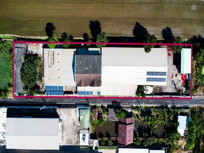 ขายทรัพย์โรงงาน พร้อมอาคารสำนักงาน 3 ชั้น เริ่มกิจการได้ทันที ลำลูกกา ปทุมธานี ที่ดิน 2 ไร่ มีห้องพักคนงาน 10 ห้อง รองรับ รง.2 รง.4.ที่ตั้ง:ตำบลบึงทองหลาง อำเภอลำลูกกา จังหวัดปทุมธานี 12150Google Maps: https://maps.app.goo.gl/yQ9nYu7FpNhbdF898.ภาพรวมทรัพย์ (Property Overview).- ทรัพย์โรงงานพร้อมใช้งานบนที่ดิน 2 ไร่- เหมาะอย่างยิ่งสำหรับ โรงงานผลิตขนาดกลาง, ผู้ประกอบการ SME, คลังสินค้า และธุรกิจแปรรูปอาหาร- ซื้อวันน�