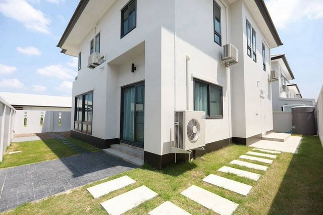 TEL:088-559 5199 คุณเอLine:https://line.me/ti/p/C0eGe0whLXให้เช่า บ้านเดี่ยว 2 ชั้น บางละมุง-หนองปลาไหลใกล้ โรงเรียนนานาชาติรีเจ้นเช่า 55,000 บาท/เดือน มัดจำ 2 - ล่วงหน้า 1เนื้อที่โดยประมาน 50-62 ตารางวา3 ห้องนอน 4 ห้องน้ำ2 ที่จอดรถ1 ห้องนั่งเล่นพื้นที่ส่วนกลางสระว่ายน้ำ / ฟิตเนสกล้องวงจรปิด ระบบรักษาความปรอดภัย 24 ชม  เดินทางสดวกใกล้มอเตอร์เวย หนองปลาไหล พัทยาT : A12