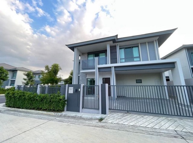 TEL:088-559 5199 คุณเอLine:https://line.me/ti/p/C0eGe0whLXบ้านเดี่ยว ภัททา อีเลเม้น (Patta Element) – บ้านให้เช่า บ้านหัวมุมค่าเช่า: 53,000 บาท/เดือนมัดจำ: 2 เดือนพื้นที่ใช้สอย: 350 ตร.ม.4 ห้องนอน 4 ห้องน้ำเฟอร์นิเจอร์ครบ พร้อมเข้าอยู่ส่วนกลาง:- คลับเฮาส์- สระว่ายน้ำ- ฟิตเนส- สวนส่วนกลาง- ระบบรักษาความปลอดภัยตลอด 24 ชั่วโมงถานที่ใกล้เคียง (โซนพัทยา–หนองปรือ)- โรงเรียนนานาชาติ Regents- มหาวิทยาลัยธรรมศาสตร์ พัทยา- ตลาดห้�