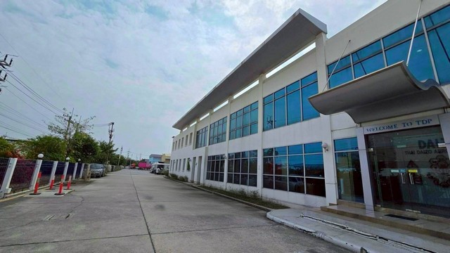 #ขายและให้เช่าโรงงานนิคมอมตะนครชลบุรี#ให้เช่าโรงงานในกนอชลบุรี????ผังม่วงเข้ม ✴️พื้นที่ใช้สอย 12,762 ตร.ม.✴️ขอใบอนุญาตรง.4????อ.พานทอง   จ.ชลบุรี????ราคาให้เช่า  210  บาท/ตรม✴️ขายราคา   360  ล้านบาท     ค่าโอน   50/50  ✴️รายละเอียดทรัพย์✴️????ผังม่วงเข้ม ✴️พื้นที่ใช้สอยรวม 12,762 ตร.ม.????อ.พานทอง   จ.ชลบุรี????ไฟฟ้า  2500 kva????อาคาร A พื้นที่ 6265 ตรม.   ความสูง  11 เมตร????อาคาร B พื้นที่  6497  ตรม.   ความสูง  12  เมตร✴️พื้