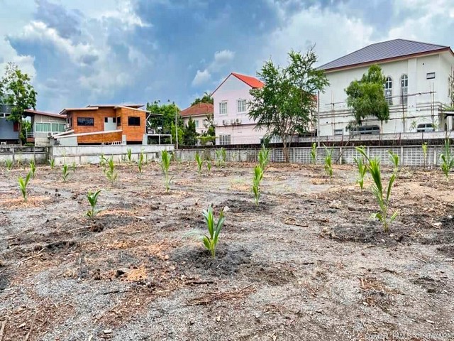 ขายที่ดินเปล่าถมแล้ว 2 ไร่ 3 งานกว่า ย่านวัชรพล ทำเลติดถนนสุขาภิบาล 5 ใกล้ทางด่วน ใกล้ตลาดวงศกร **ติดริมถนน มองเห็นง่าย เหมาะสำหรับทำธุรกิจ *** ราคาขาย 113,710,000 บาท ติดต่อ:: คุณชยา โทร/ID Line:: 0942823961   Link Line:: https://line.me/ti/p/3xFA1An8Kcรหัส# TO1584ที่ดินเปล่าถมแล้ว ย่านวัชรพล ทำเลติดถนนสุขาภิบาล 5 ใกล้ทางด่วน ใกล้ตลาดวงศกร เนื้อที่ 2 ไร่ 3 งาน 37.1 ตร.วา - ที่ดิน ถมแล้ว แปลงสวย เหมาะสำหรับทำธุรกิจ ติดริมถนน