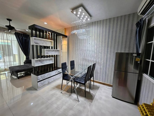 RTJ2119ให้เช่าทาวโฮม2 ชั้น หมู่บ้านโกเด้นทาวน์ 3 สุขสวัสดิ์ พุทธบูชาใกล้ รร.สวนกุหลาบธนบุรีและ ตลาดโลตัส พระราม2เนื้อที่  22.80 ตารางวา 4 ห้องนอน 3 ห้องน้ำ 1 ห้องพระ(ชั้นลอย) 1 ห้องครัว แอร์ 3 เครื่อง  จอดรถได้ 2 คัน สนใจติดต่อเจี๊ยบ092-851-6969Line: KETI2522ราคาเช่า 19,000/เดือน (รวมส่วนกลาง) มัดจำ2เดือนล่วงหน้า1เดือนซอย พุทธบูชา 36 แยก1 แขวงบางมด เขตทุ่งครุ กรุงเทพมหานคร 101404 ห้องนอน 3 ห้องน้ำ 1 ห้องพร�