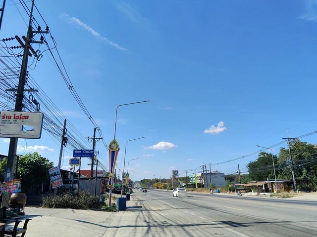 ขายที่ดินเปล่า 62.3 ตรว. ทำเลสะดวก (ใกล้ปากซอย35 ม. ห่างเซเว่น 300 ม. ,ใกล้ โลตัส 400 ม. )https://maps.app.goo.gl/qgmZG646yVdfBWvG9ถ.3375  ซ.บ้านลุงประเสริฐ อ.นิคมพัฒนา ต.นิคมพัฒนา ระยอง ..ที่ดิน 62.3 ตรว.  ที่ดินสูงระดับถนน ล้อมรั้วเรียบร้อย หน้ากว้างแปลงที่ดิน 11 ม. ลึก 24 ม. (โดยประมาณ)ติดถนนคอนกรีต ถนนสาธารณะ ไฟฟ้าหน้าแปลงที่ดิน ....สถานที่ใกล้เคียงเซเว่น  300 ม.โลตัส นิคมพัฒนา 400 ม.มหาลัย มจพ. ระยอง 1.8 กม.โรงพยาบาล ปิยะ