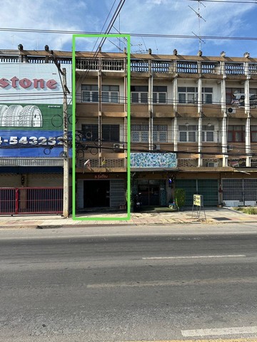 ขายตึกแถวอาคารพาณิชย์ 3 ชั้นครึ่ง ต.ท่ามะกา อ.ท่ามะกา จ.กาญจนบุรีติดถนนใหญ่ อยู่แหล่งชุมชน ทำเลดีมาก เดินทางสะดวกรายละเอียด- พื้นที่ดิน 76.5 ตารางวา- หน้ากว้าง 4 เมตร ลึก 40เมตร- ประตูรั้วเหล็กอย่างดี- แอร์ 2 เครื่อง, ปั๊มน้ำ, ถังพักน้ำและเครื่องกรองน้ำ- พื้นที่ด้านหลังขนาดใหญ่ทรงสี่เหลี่ยมคางหมู จอดรถยนต์ได้มากถึง 7คัน- ขาย 9,300,000บาท รวมโอนแล้วทำเลที่ตั้ง- ด้านหน้าติ�