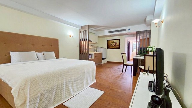 ขายคอนโด Hillside 4 นิมมาน–ห้วยแก้ว ห้องใหญ่ 56.20 ตร.ม. ราคาดี คอนโดทำเลศักยภาพใจกลางเมืองเชียงใหม่เหมาะทั้งอยู่อาศัยเองและลงทุนปล่อยเช่า ต่างชาติรู้จัก โอกาสปล่อยเช่าสูง โครงการ Hillside 4 Condominium รายละเอียดห้องขนาด 56.20 ตารางเมตรชั้น 3ห้องกว้าง โปร่ง อยู่สบายแปลนดี แยกสัดส่วนการใช้งานชัดเจนอาคารคุณภาพ อยู่ในโซนต่างชาตินิยมเช่า ราคาขาย  2,590,000 บาท(ราคาน่าสนใจ เมื่อเทียบกับข