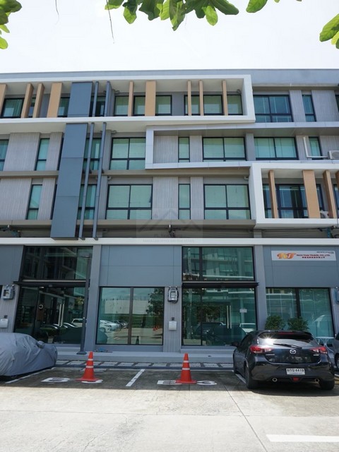 ให้เช่าโฮมออฟฟิศ 4 ชั้น ห้องมุม  363 ตรม. โครงการ Nirvana@Work ลาดพร้าว–เกษตรนวมินทร์*** ราคาเช่า 75,000 บาท/เดือน ติดต่อ:: คุณชยา โทร/ID Line:: 0942823961   Link Line:: https://line.me/ti/p/3xFA1An8Kcรหัส# T25-919Home Office Type B โครงการ Nirvana@Work ลาดพร้าว–เกษตรนวมินทร์• หน้ากว้างอาคาร: 6 เมตร• ที่ดิน: 25 ตารางวา• พื้นที่ใช้สอย: 363 ตารางเมตร• 1 ห้องนอน• 4 ห้องน้ำ• 2 ที่จอดรถส่วนตัวหน้าตึก• สภาพอาคาร: ดีมาก พร้อมใช้งาน / พร้อมเข้าอยู่• โฮมออฟฟิศระด�