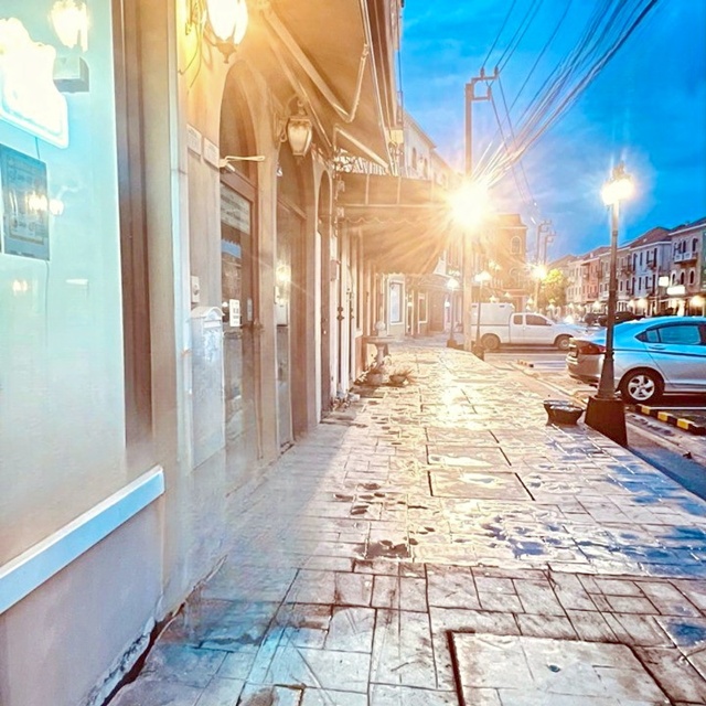 ให้เช่า-ขายอาคารพาณิชย์ 3 ชั้น พร้อมเฟอร์ฯ MRT มัยลาภ 3.1 กม.3 นอน 3 น้ำ 19 ตร.ว. 230 ตร.ม. ขาย 6.19 ลบ.รร.รัตนโกสินทร์สมโภชบางเขน 1 กม. ทำเลดี ติดถนนใหญ่ เหมาะกับร้านเบเกอร์รี่ ไอศรีม ร้านกาแฟ เสริมสวย แหล่งช้อปปิ้ง เวนิส ดิ ไอริส 200 ม. 49,999 B-M.  แยก-วัชรพล MRT Maiyalap 3.1 km. 3-story commercial building for rent/sale fully furnished 3 bed 3 bath 19 sq.wa. 230 sq.m. Sale price 6.19 million THB. Rattanakosin Somphot Bangkhen School 1 km. Excellent location on main road suitable for bakery ice cream shop coffee shop beauty salon. Shopping area Venice Di Iris 200 m. 49,999 B-M. Wacharaphon Intersection. แยก-วั�