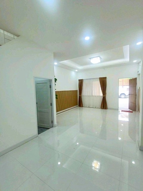 โรงเบียร์เยอรมันตะวันแดง รามอินทรา 190ม. Central EastVille4.45กม.  MRT วัชรพล 1.1 กม.ขาย-ให้เช่าทาวเฮ้าส์ 2 ชั้น สภาพใหม่มาก พร้อมเฟอร์ฯ  16 ตร.วา. 130 ตร.ม. 17,999 B-M. รร.นานาชาติกีรพัฒน์ 600 ม. สามารถเป็นโฮมออฟฟิศ พักอาศัย 2 นอน 2 น้ำ ขาย 2.59 ลบ. ถ.ประดิษฐมนูธรรม รามอินทราTawanDaeng German Beer190m. Central EastVille4.45km. MRT Wacharaphon 1.1 km. For Sale/Rent: 2-story townhouse very new condition fully furnished 16 sq.wa. 130 sq.m. 17,999 B-M. 600 m. from Keerapat International School. Suitable for home office or residence. 2 bed 2 bath Sale 2.59 Million Baht. 500 m. from  Pradit Manutham Road. Ramintra.ถ.ประดิษฐม�