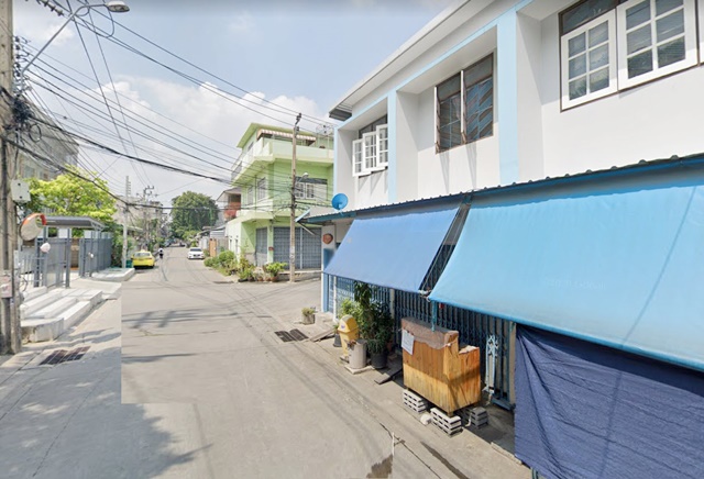 กำนันแม้น22-32 BTS วุฒากาศ 4.8 กม. ให้เช่าทาวน์เฮ้าส์ 2ชั้น 16ตรว. 140 ตรม 8,498B-M กัลปพฤกษ์ 2นอน 2น้ำ 1-2แอร์ BTS Wutthakat 4.8 km.  For Rent Townhouse2 Stories 16 Sq.wa 140 Sq.m 8,498B-M Kanlapapuak22-32 2Bed 2Toliet 1-2Air  16ตรว. 140 ตรม 16 Sq.wa 140 Sq.m - 1 ห้องครัว 1 ห้องพระ 1 ห้องเก็บของ- 2 ห้องนอน 2 ห้องน้ำ- สามารถจอดรถในบ้านได้- แอร์ 1-2 ตัวในห้องนอนใหญ่สถานที่ใกล้เคียงBTS วุฒากาศ 4.8 กม.BTS ตลาดพลู 4.5 กม.MRT บางแค 5 กม.เดอะมอลล์ ไลฟ์สโตร์ ท่าพระ 4.6 กม.บิ๊กซี กัลปพฤกษ์ 2.4 กม.บิ๊กซี บางบอ�