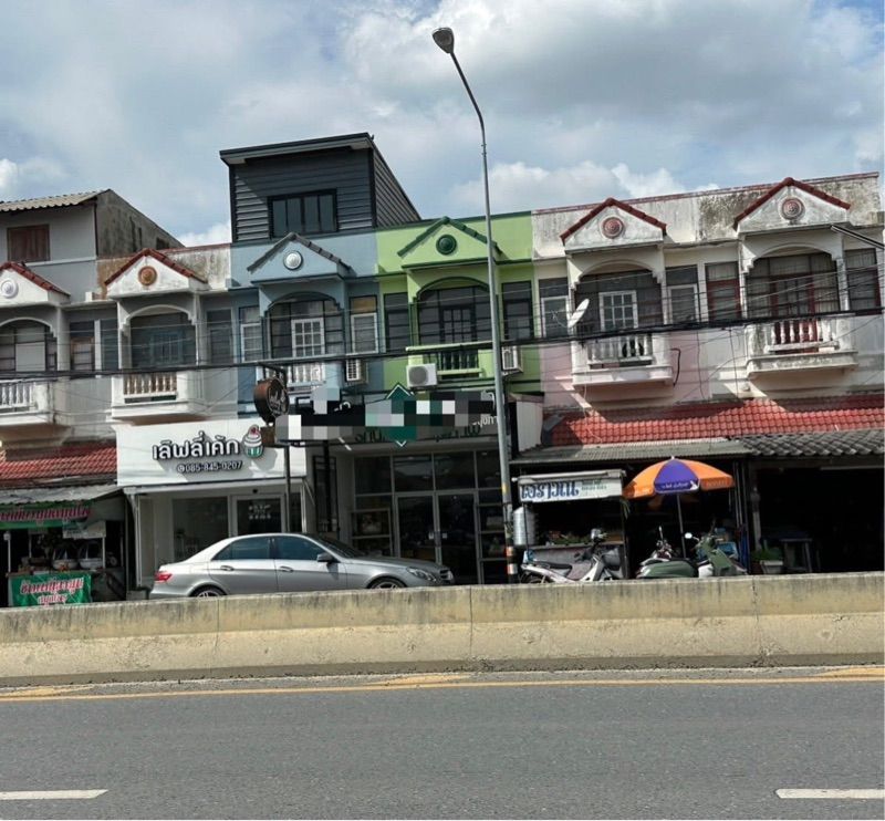 ขายอาคารพาณิชย์ 2 ชั้นครึ่ง ทำเลทอง อำเภอเมือง จังหวัดลพบุรี