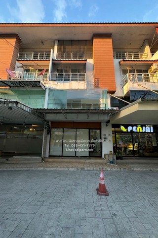 ขายอาคารพาณิชย์ 4 ชั้น ทำเลทอง รัชดา–ลาดพร้าว เหมาะสำหรับค้าขาย หรือทำออฟฟิศดีมาก อาคารอยู่ริมถนน พร้อมพื้นที่จอดรถเข้า-ออกสะดวก