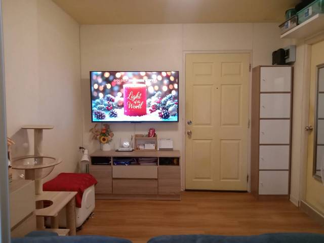 ขายคอนโด ลุมพินี คอนโดทาวน์ บดินทร์เดชา-รามคำแหงที่ดิน 28.37 ตารางเมตร ชั้น 1 ตึก B4 1 ห้องนอน 1 ห้องน้ำเครื่องใช้ไฟฟ้า : เครื่องปรับอากาศของมิตซูบิชิ, เครื่องกรองน้ำ Pure,เครื่องทำน้ำอุ่นPanasonicเฟอร์นิเจอร์ : ตู้เสื้อผ้า เตียง, ตู้ลินชัก,กระจก,ชั้นวางหนังสือติดผนังและโซฟา,เคาเตอร์ครัว,ตู้กระจกของindex,ราวตากผ้าสแตนแลทราคา 1,300,000 บาทโทร.0999983897ศูนย์ เก้า เก้า เก้า เก้า แปด สาม แปด เ�