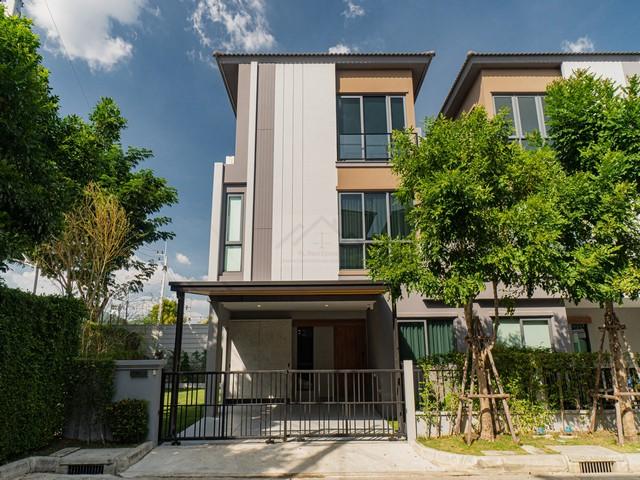 ขายบ้านแฝด 3 ชั้น 57 ตร.ว. บ้านกลางเมือง ดิ อิดิชั่น ศรีนครินทร์-สวนหลวง บ้านใหม่เพิ่งตกแต่ง