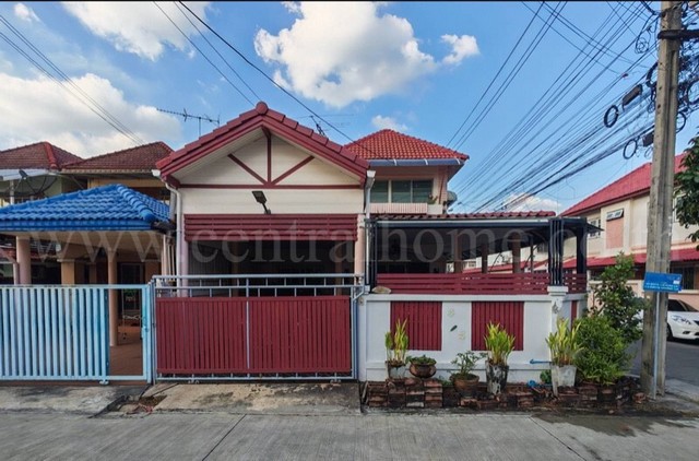 บ้านแฝด ธนวรรณ พหลโยธิน 52 หลังมุม ใกล้ BTS สถานีสะพานใหม่