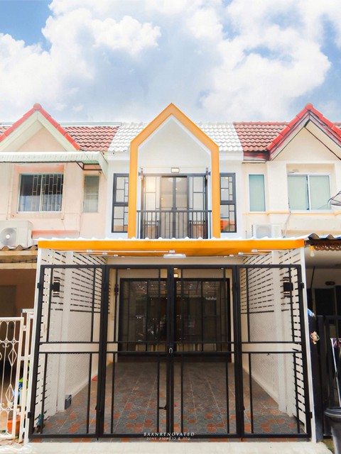 ขายทาวน์เฮ้าส์ 2 ชั้น 16 ตรว. รีโนเวทใหม่สวย สไตล์ มินิมอล หมู่บ้านสวนทิพย์ คลองลำเจียก12 ใกล้เลียบด่วน *** ราคาพิเศษ 2.89 ล้านบาท ( จากปกติ 3.29 ลบ) ติดต่อ:: คุณชยา โทร/ID Line:: 0942823961   Link Line:: https://line.me/ti/p/3xFA1An8Kcรหัส# T25-359ทาวน์เฮ้าส์ 2 ชั้น รีโนเวทใหม่สวย สไตล์ มินิมอล หมู่บ้านสวนทิพย์ คลองลำเจียก 12  - เนื้อที่ 16 ตารางวา- 2 ห้องนอน- 2 ห้องน้ำ- 1 ห้องโถง- 1 โซนครัว ของแถมเต็มๆ- จอดรถได้ 1 คันทำเลน่าอยู่ สถานท