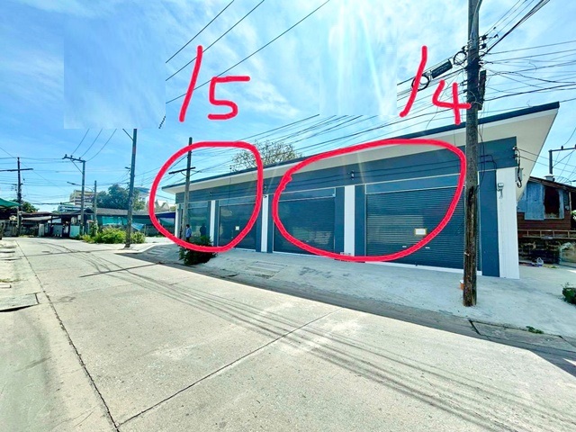 แหล่งศูนย์ราชการ บิ๊กซี ฉะเชิงเทรา 2 1.6 กม.ให้เช่าตึกแถว 1 ชั้น 50 ตร.ม.13 ตร.วา. 9,998 B-M.เทศบาลเมืองฉะเชิงเทรา 400 ม.อาชีวศึกษา ฉะเชิงเทรา 860 ม.ใจกลางเมือง เดินทางสะดวก ติดถนน เหมาะทำออฟฟิศ 1 นอน 1 น้ำNear government offices and Big C Chachoengsao 2 1.6 km. Chachoengsao Municipality 400 m. Single-story shophouse for rent 50 sq.m. 13 sq.wa. 9,998 B-M. Chachoengsao Vocational College 860 m. Located on the main road suitable for office use. 1 bed 1 bath City center convenient transportation.ถ. จุลละนันท์ มหาจักรพรรดิ์  ตำบลหน้าเมือง อำเภอเมือง จังหวัดฉะเชิงเทรา 50 �