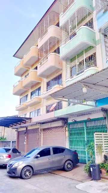 บิ๊กซี บางปะกอก 900 ม. ให้เช่าอาคารพาณิชย์ 4.5 ชั้น 26 ตร.วา.430 ตร.ม. 12,998 B-M. รร.สารสาสน์สุขสวัสดิ์ 800 ม. ทำเลสะดวก เหมาะกับทำโกดัง อยู่อาศัย หรือออฟฟิศ 2 นอน 2 น้ำ สุขสวัสดิ์ 24-28  ตลาดอินดี้ 2.3 กม.แหล่งช้อปปิ้ง ชุมชน เดินทางง่าย BTS ตลาดพลู 4.3 กม. แยกจอมทอง-ราษฎร์บูรณะBig C Bang Pakok 900 m. 4.5-story commercial building for rent 26 sq.wa. 430 sq.m. 12,998 B-M. Sarasas Suksawat School 800 m. Convenient location suitable for warehouse residence or office. 2 bed 2 bath Suksawat 24-28. Indy Market 2.3 km. Shopping area community easy transportation. BTS Talat Phlu 4.3 km. Chom Thong-Rat Burana i