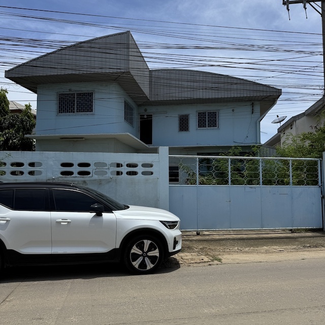 BST990 ให้เช่าโกดังราคาถูกมาก ย่านพระราม 2 พื้นที่ขนาดใหญ่ ใกล้ทางด่วน พร้อมที่พักอาศัย