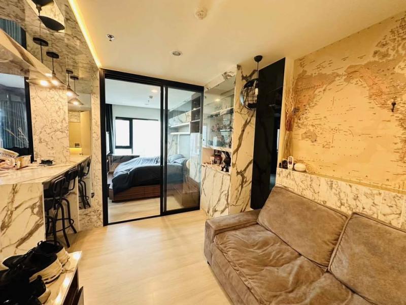 CH1139 ให้เช่าคอนโด LIFE ASOKE ติดรถไฟฟ้า 3 สายCH1139 ให้เช่าอพาร์ทเม้น LIFE ASOKE  คอนโดให้เช่า แต่งห้องแบบห้องเจ้าของอยู่เองเครื่องใช้ครบ, สมาร์ททีวี, ชั้นสูง วิวสวย, ติดรถไฟ 3 สาย!!!1 ห้องนอน 1 ห้องน้ำ 35ตรม. ชั้น 29 (อาคารมี 39 ชั้น)ราคาเช่า 22,500 บาท/เดือนติดต่อ : คุณชาญ 094-569-5997พร้อมเข้าพักทันที!!!มีรูปเพิ่มเติมจำนวนมากครับ สอบถามเพิ่มเติมได้เลยที่ตั้ง 46 ถนน ดินแดง แขวง บางกะปิ เขตห้วยขวาง กรุง�