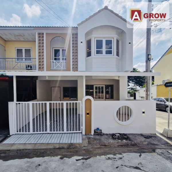 หมู่บ้านพิศาล สุวรรณภูมิ ทำเลดี บ้านหลังมุม รีโนเวทใหม่ พร้อมเข้าอยู่ที่ตั้ง : ตำบลบางโฉลง อำเภอบางพลี จังหวัดสมุทรปราการรหัสทรัพย์ : AGT01221ราคาขาย : 2,190,000 บาทรายละเอียดทรัพย์ :- ทาวน์เฮ้าส์ 2 ชั้น- เนื้อที่ 20.3 ตรว.- 3 ห้องนอน- 2 ห้องน้ำ- 1 ห้องครัว- 1 ห้องโถง- 1 จอดในบ้านจุดเด่น :- ทำเลดี บ้านหลังมุม รีโนเวทใหม่ พร้อมเข้าอยู่- ต่อเติมเคาน์เตอร์ครัวพร้อมซิ้งค์น้ำ- เชื่อมต่อได้�