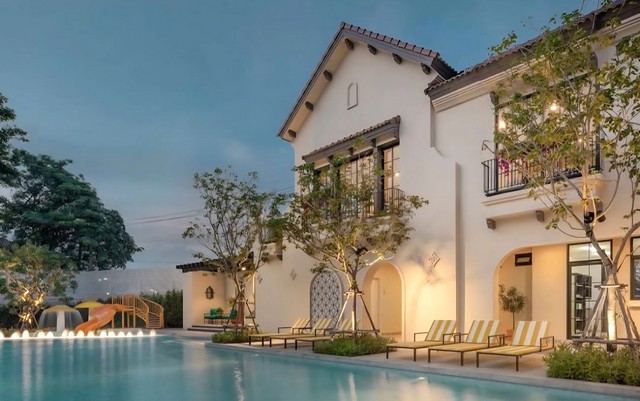 ทาวน์โฮม2ชั้นใหม่ กาญจนาภิเษก มอเตอร์เวย์ ทิศเหนือ• พื้นที่ 17ตารางวา• 3 ห้องนอน 3 ห้องน้ำ 1 ห้องครัว 1 ห้องรับแขก• ที่จอดรถ 1 คัน (มีเนื้อที่เหลือ)แอร์จำนวน4ตัวทีวี,ตู้เย็น ,ไมโครเวฟ,เครื่องซักผ้าโต๊ะทานข้าว 4-5 ที่นั่ง ,โซฟาเตียงนอน 6 ฟุต พร้อมตู้เสื้อผ้า โต๊ะแต่งหน้าเตียงนอน 5 ฟุต 1 ห้อง พร้อมตู้เสื้อผ้าหน้าบ้านต่อเติมหลังคามีระแนงกั้นความเป็นส่วนตัวทั้ง2ฝั่งหลัง