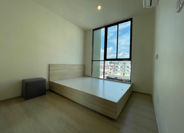 โครงการ : นิว ซี สแควร์ สวนหลวง สเตชั่น Nue Z-Square Suan Luang Stationที่ตั้ง : ซอยสุภาพงษ์ 3 แยก 5-2 ถนนศรีนครินทร์ แขวงหนองบอน เขตประเวศ กทม.================= - ให้เช่าเพียง 14,500 บาท / เดือน  - เงินประกันห้อง 2 เดือน ล่วงหน้า 1 เดือน ( สัญญาขั้นต่ำ 1 ปี )=================รายละเอียดห้อง : อาคาร Y ชั้น5 36ตร.ม.  Onebed Plus 2 - ห้องนอน : 1 - ห้องน้ำ  : 1=================สนใจสอบถามเพิ่มเติมได้ที่ Tel : 094-265-6422 ( คุณเค้ก )Tel : 084-241-6465 ( คุณเป้ )Line : 0512pleสนใจดูรายละเอียด ห้�