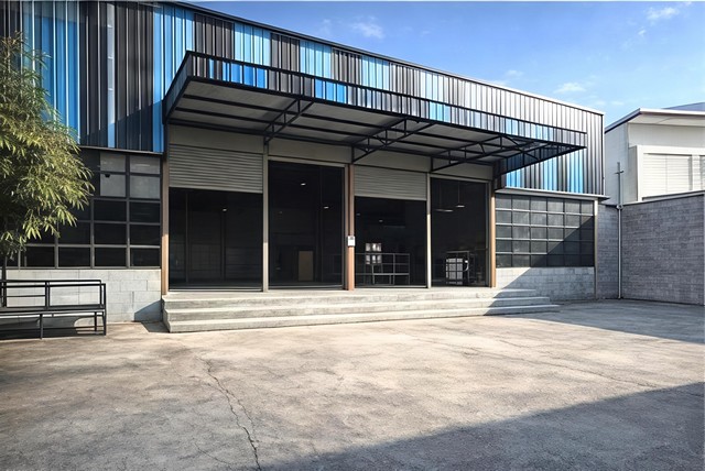 ให้เช่าโกดังศรีราชาชลบุรี ให้เช่าโกดัง/คลังสินค้า สำนักงาน 800ตรม. พื้นที่สีเหลือง ภายในมีออฟฟิศ ห้องน้ำ2ห้อง ชั้นลอยพักอาศัย 