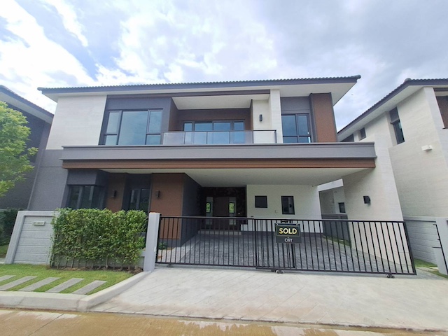 BH3832 ให้เช่าบ้านหรู THE CITY Bangna 3 บ้านสไตล์ Nature Architecture ใกล้ Mega Bangna และโรงเรียนนานาชาติข้อมูลติดต่อAgent คุณบัวโทร 0936464597LINE ID Bua093ค่าเช่า 180000 บาทต่อเดือนรายละเอียดทรัพย์ประเภท บ้านเดี่ยวหรูให้เช่าโครงการ THE CITY Bangna 3ขนาดที่ดิน 68 ตารางวาพื้นที่ใช้สอย 326 ตารางเมตร4 ห้องนอน5 ห้องน้ำ1 ห้องครัว1 ห้องแม่บ้านที่จอดรถ 3 คัน ไม่ต้องซ้อนคันบ้านใกล้สวน ให้บรรยากาศร่มรื่นจุดเด่นของทรัพย์บ้านดีไซน์ N