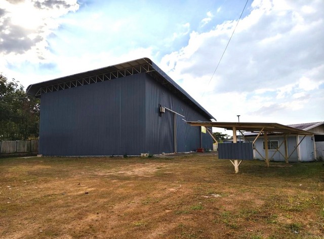 ให้เช่าโรงงานบางละมุงชลบุรี 1,000 ตารางเมตร (เดิมเคยทำเป็นโรงงานเชื่อมเหล็ก) เขาไม้แก้ว บางละมุงชลบุรี พื้นที่สีเหลือง ขอรง. 4 ได้