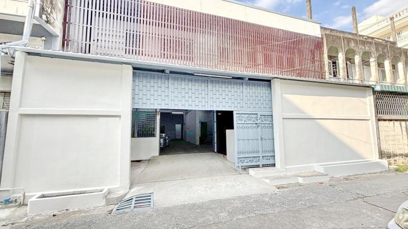 BTSเจริญนคร 450 ม. เช่าโกดัง พร้อมออฟฟิศ450ตร.ม. ไอคอนสยาม 500ม. 80 ตร.วา.  รร.นานาชาติไพโอเนียร์ 1.3 กม.คลองสาน 3ออฟฟิศ 2 น้ำ 