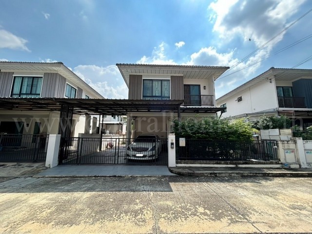 บ้านแฝด โมดิ วิลล่า บางบัวทอง บ้านสวย พร้อมอยู่ ใกล้ MRT สถานีคลองบางไผ่ 