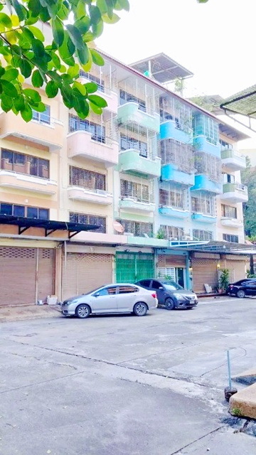 บิ๊กซี บางปะกอก 900 ม. สุขสวัสดิ์ 24-28 ตลาดอินดี้ 2.3 กม.รร.สารสาสน์สุขสวัสดิ์ 800 ม.ให้เช่าอาคาร4.5 ชั้น ทำเลดี  