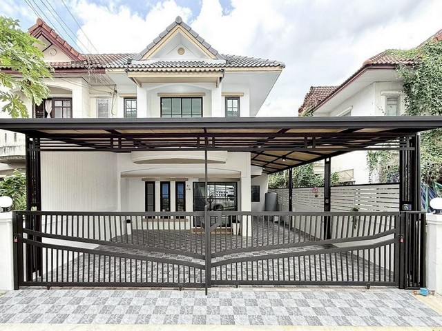 ขายทาวน์เฮ้าส์รีโนเวทใหม่ หมู่บ้านเมืองประชา ถนนหทัยราษฎร์ 35 คลองสามวา เนื้อที่ 30 ตร.วา 4 ห้องนอน 2 ห้องน้ำ แถมเฟอร์นิเจอร์ครบ จอดรถได้ 2–3 คัน ใกล้บิ๊กซีหทัยราษฎร์ ตลาดหทัยมิตร เดินทางสะดวก ราคา 2.7 ล้านบาท ฟรีโอนที่ตั้ง หมู่บ้านเมืองประชา ถนนหทัยราษฎร์ 35 (ซอย 36) แขวงสามวาตะวันตก แขตคลองสามวา กรุงเทพมหานคร 10510รายละเอียด- ทาวน์เฮ้าส์ 2 ชั้น เนื้อที่ 30 ตารางวา- 4 ห้องนอ�